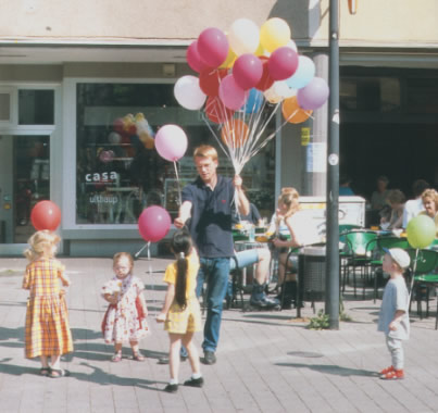 The ja ja nein nein living room sculpture