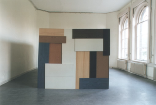 The ja ja nein nein living room sculpture